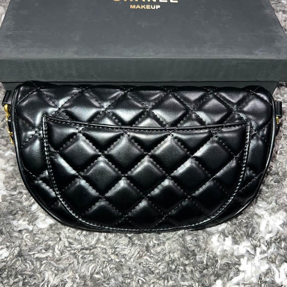 NIB GWP Chanel Makeup Black Quilted Bum Belt Bag with Gold Chain - Picture 5 of 8